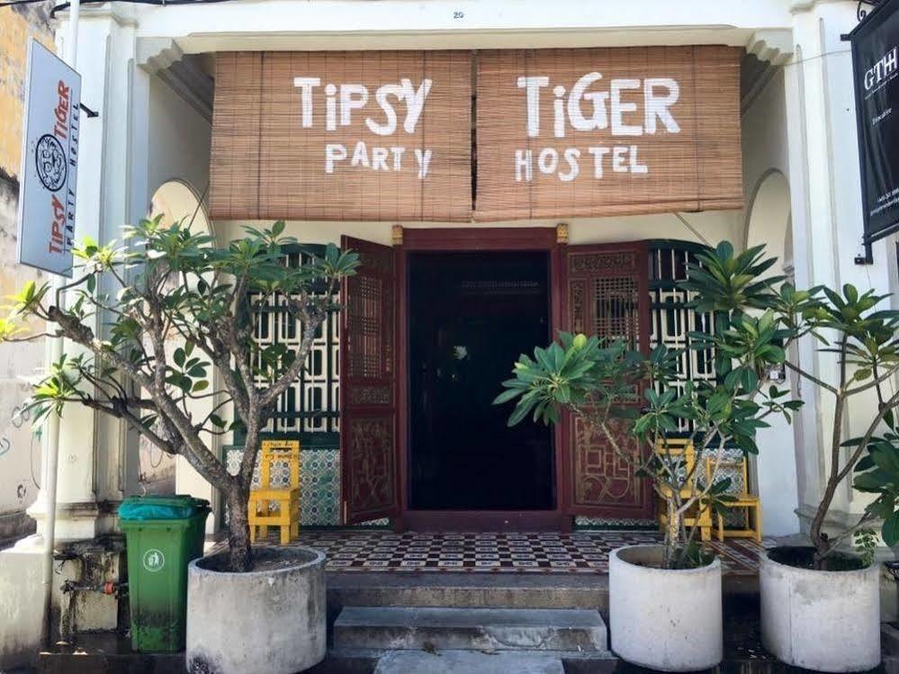 Tipsy Tiger Party Hostel ジョージタウン エクステリア 写真